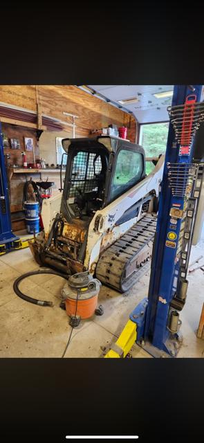 Jaybo's service bay